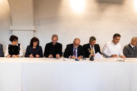 Podpis pogodbe o dobavi pitne vode (Foto: Ana Rojc)